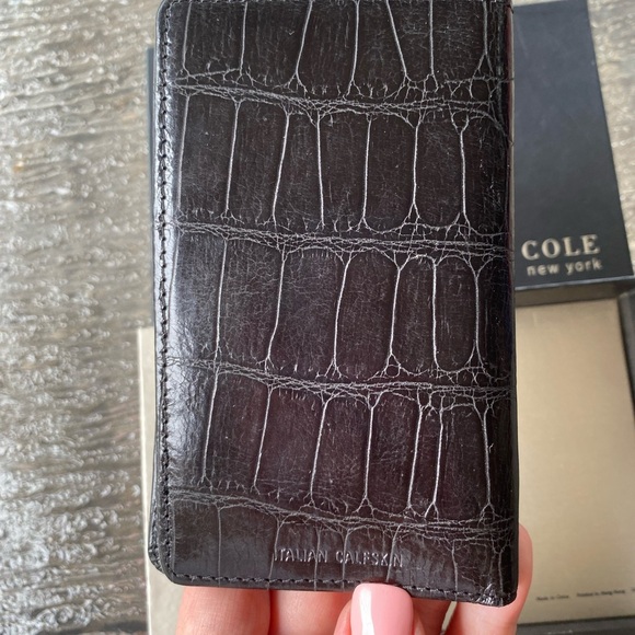 Kenneth Cole New York Dark Brown Croc-Embossed Card Holder Italian Calfskin - Picture 5 of 6